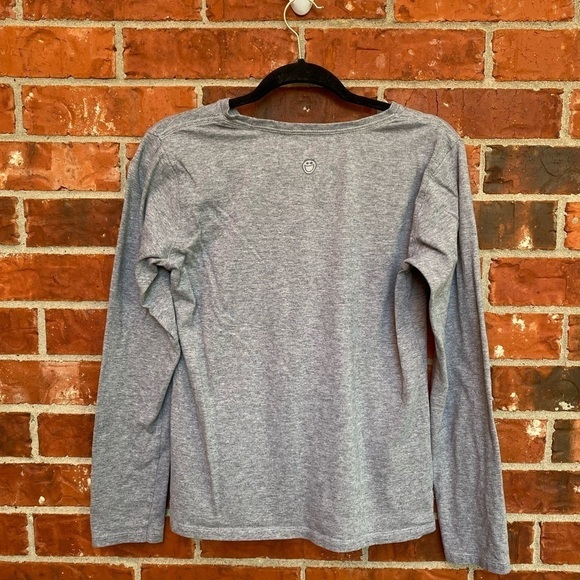 Life Is Good Womens Medium Gray Long Sleeve Vneck Love Snow Flake Graphic Tshirt - Picture 3 of 8